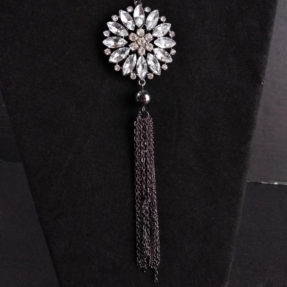 Starburst Round Rhinestone Chain Necklace - Picture 8 of 8